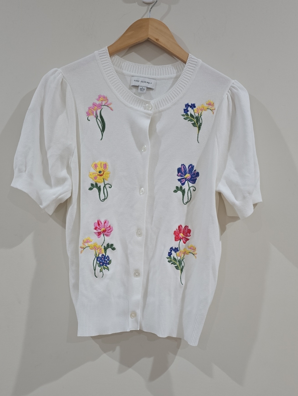 Womens White Button Front Floral Flower Themed Cardigan Sweater Large 12/14